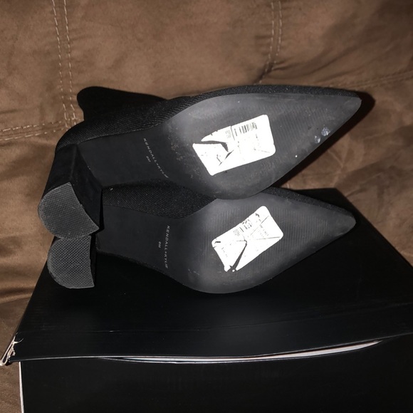 Kendall and Kylie booties - Picture 3 of 5